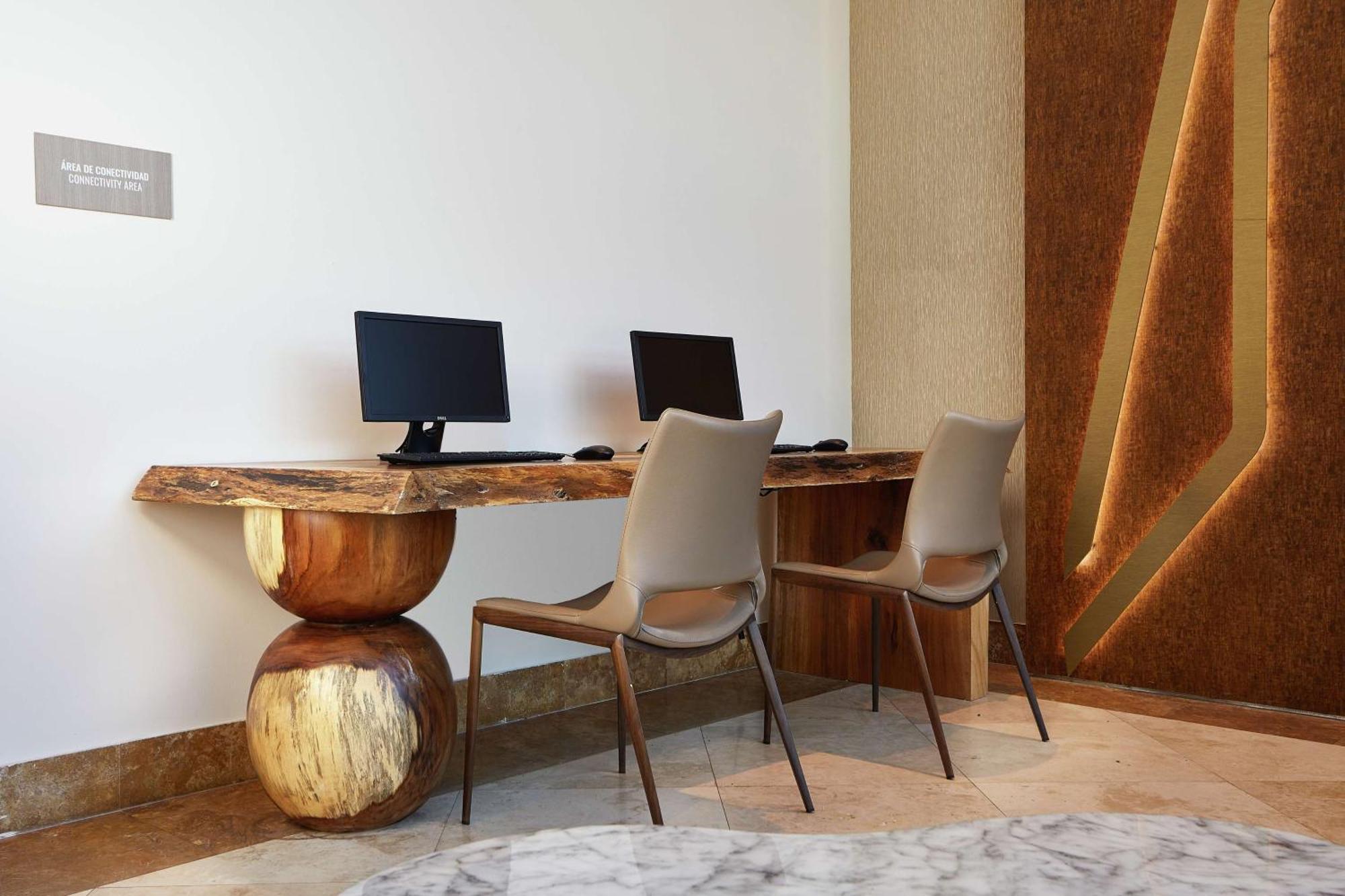 Hilton Doubletree By Hilton Managua Hotel Bagian luar foto