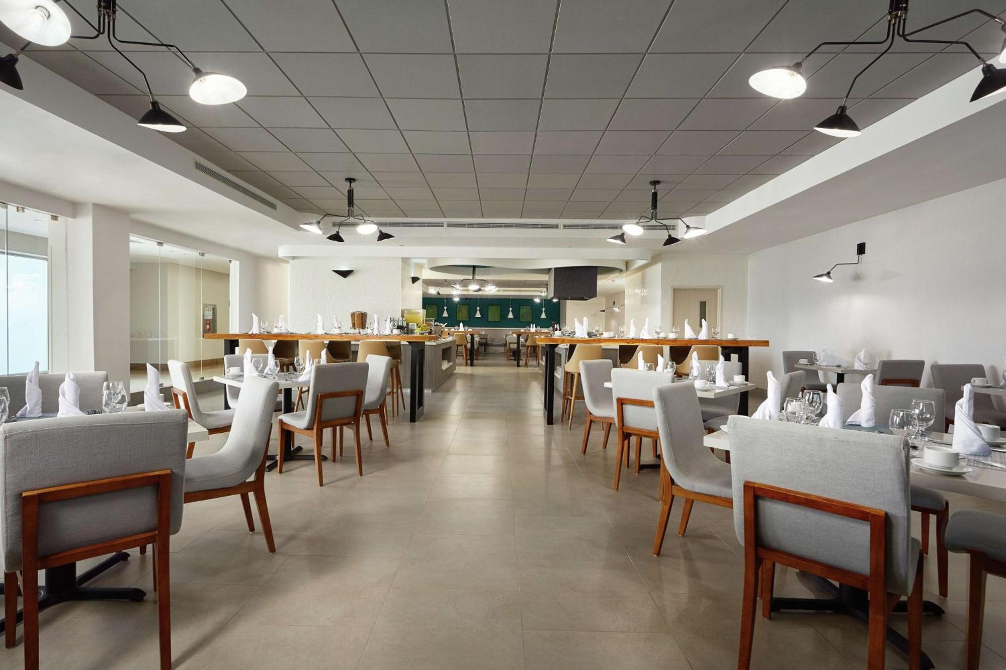 Hilton Doubletree By Hilton Managua Hotel Bagian luar foto