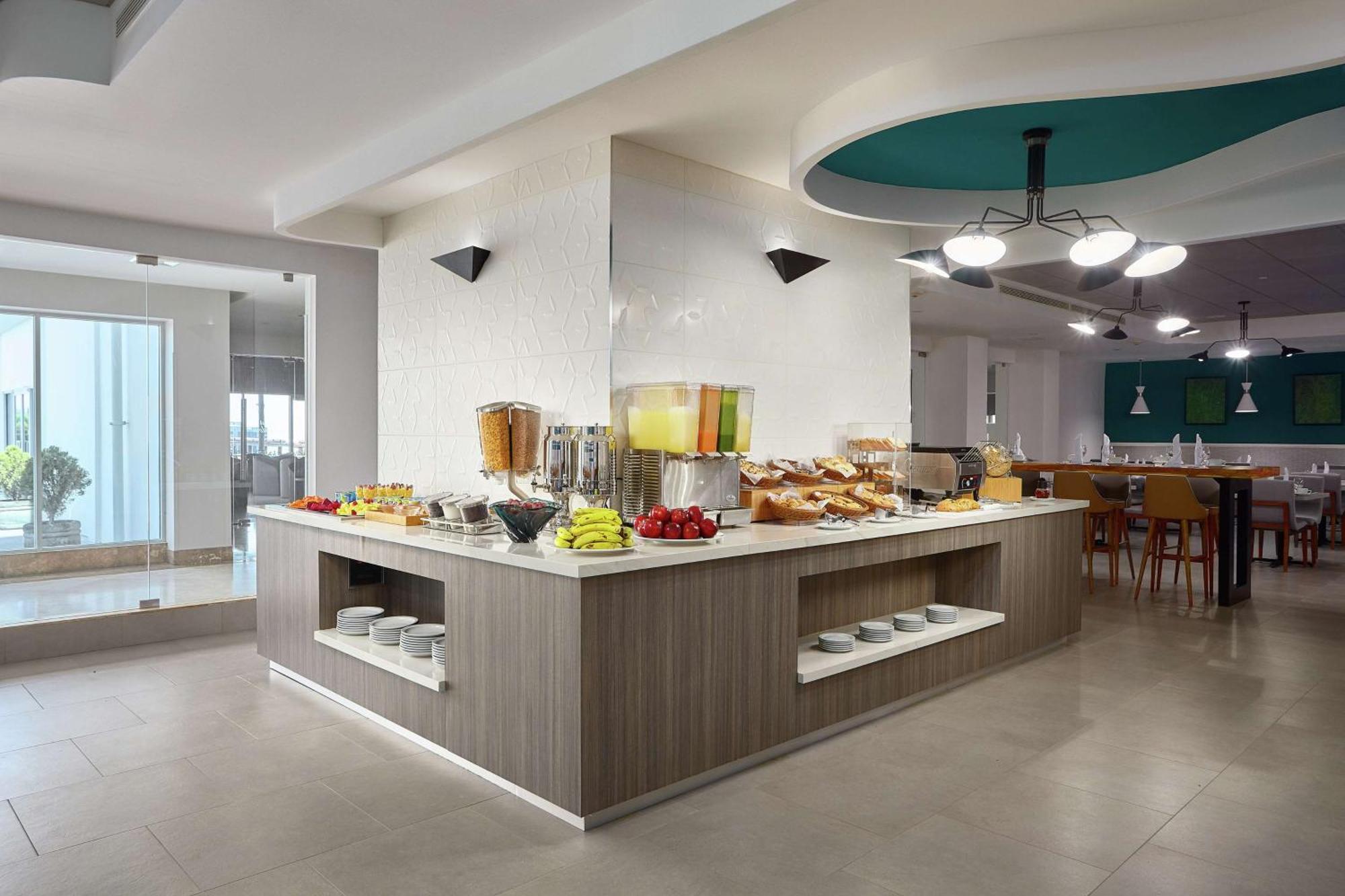 Hilton Doubletree By Hilton Managua Hotel Bagian luar foto