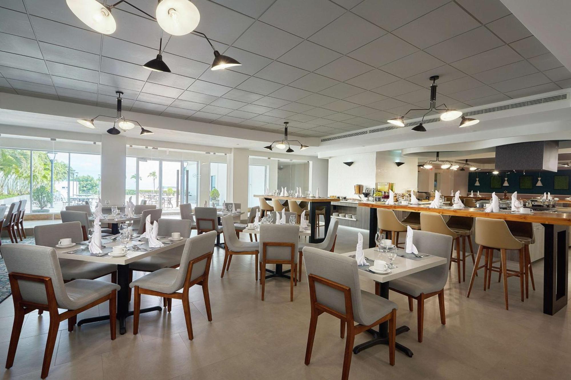 Hilton Doubletree By Hilton Managua Hotel Bagian luar foto